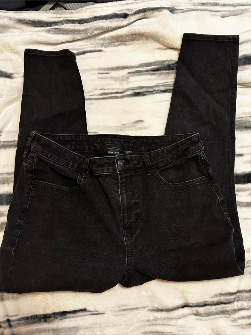 American Eagle Outfitters Black High-Rise Skinny Jeans